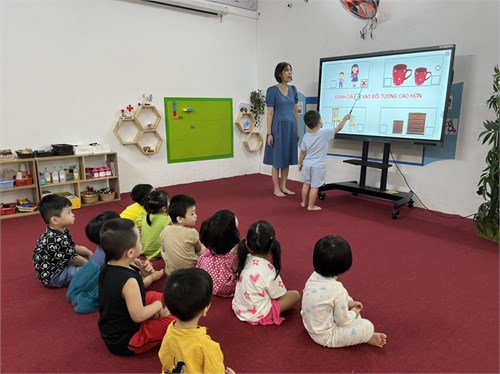 Hđ.ptnt: so sánh chiều cao hai đối tượng